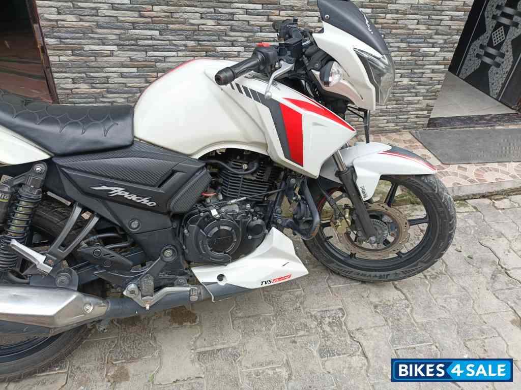 TVS Apache RTR 160 4V