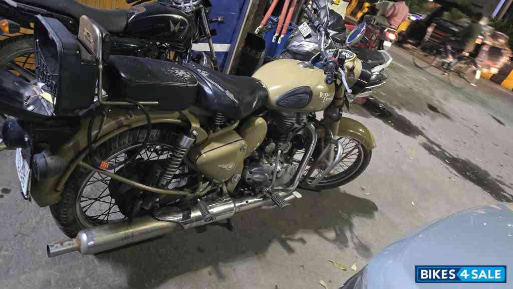 Royal Enfield Classic Desert Storm