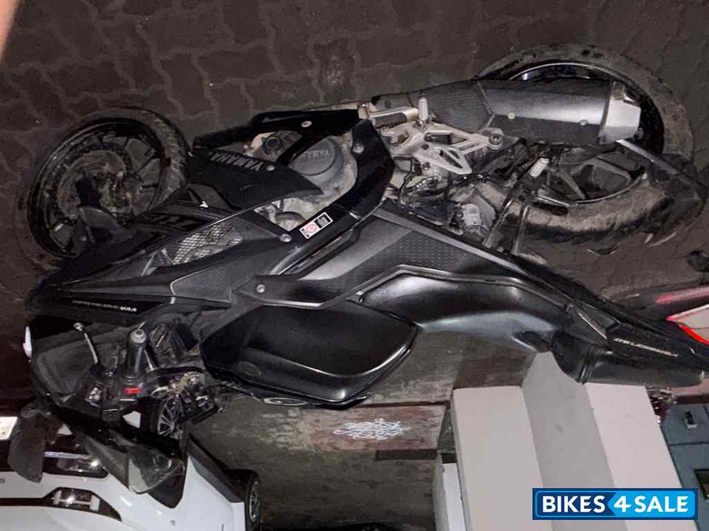 Black Yamaha YZF R15 V3 BS6