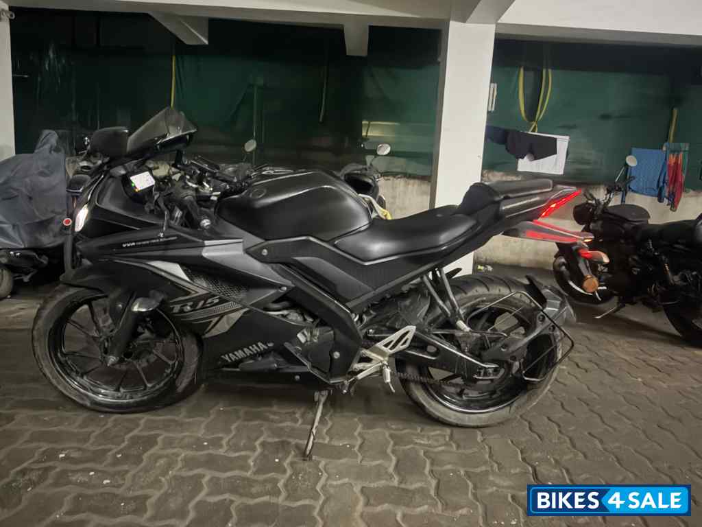 Black Yamaha YZF R15 V3 BS6