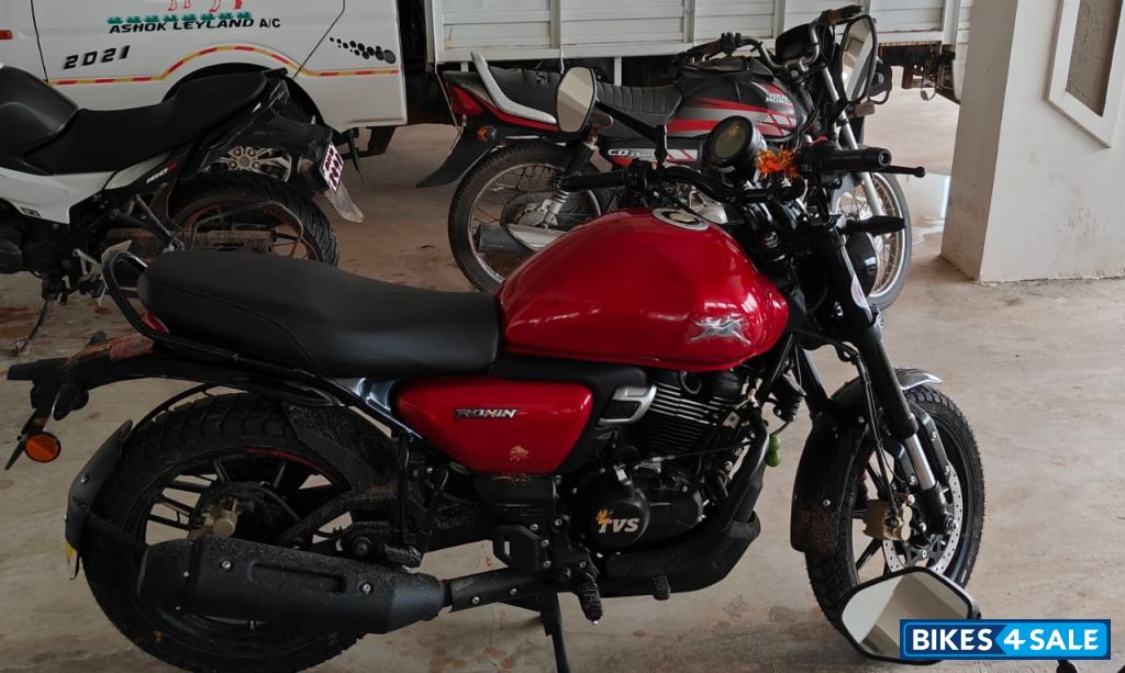 TVS Ronin SS