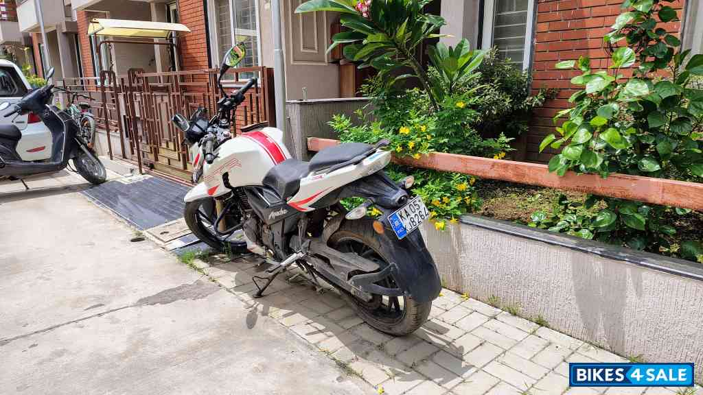 TVS Apache RTR 200 4V