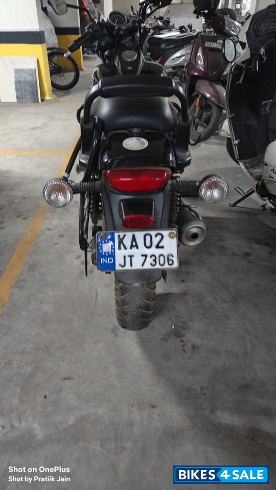 Bajaj Avenger Street 180
