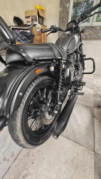Yezdi Roadster Dark