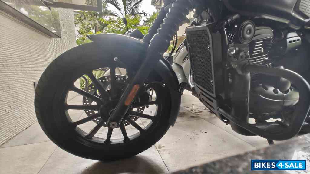Yezdi Roadster Dark