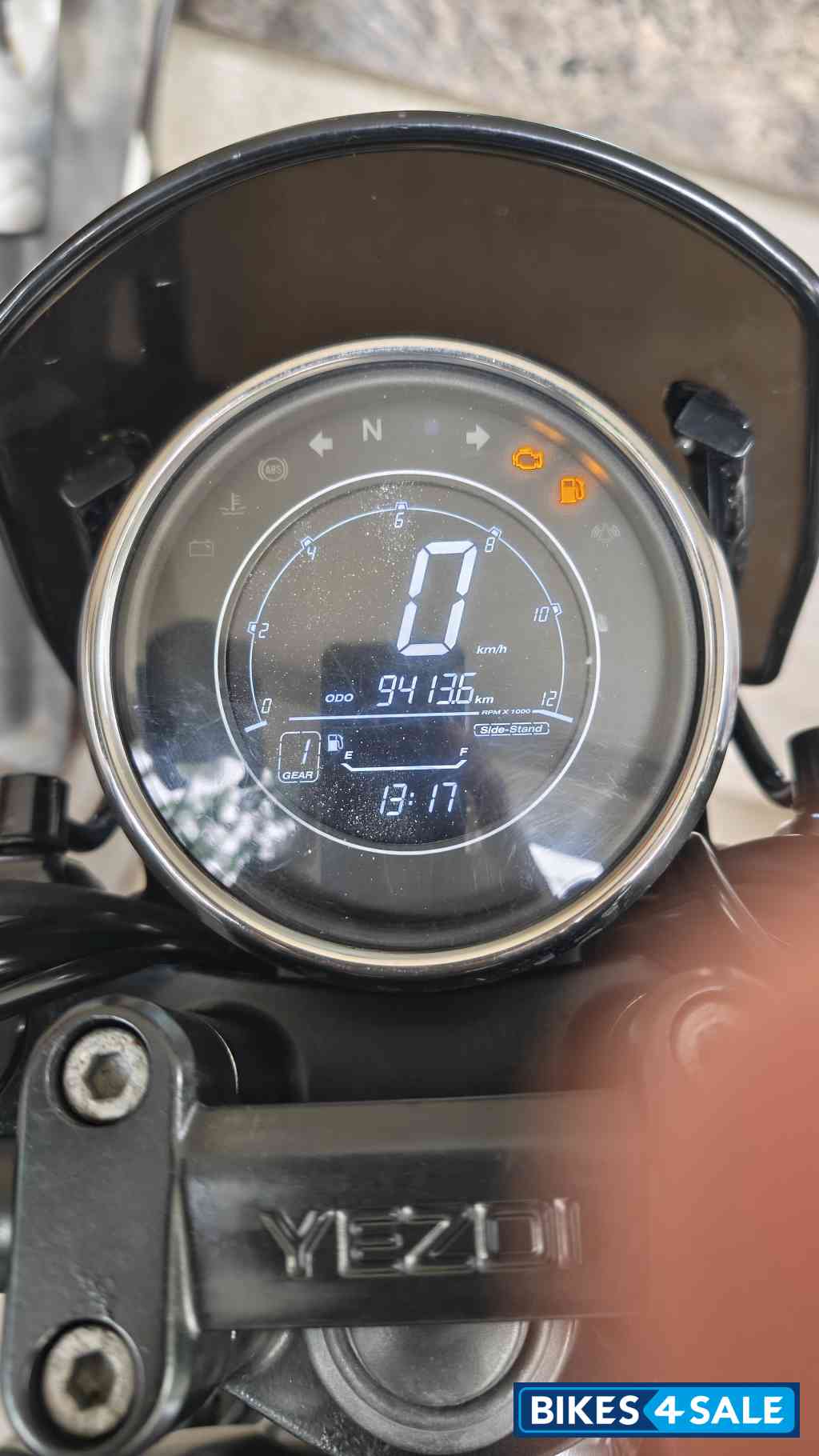 Yezdi Roadster Dark