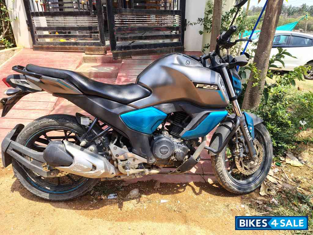 Yamaha FZ-S