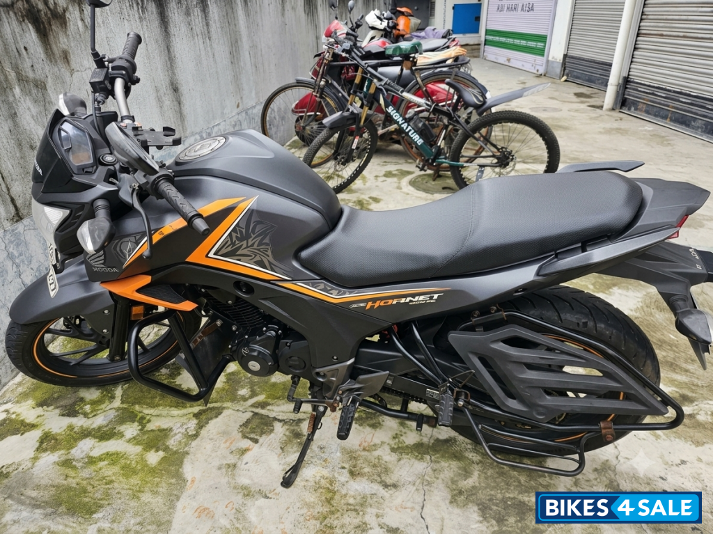 Honda CB Hornet 160R