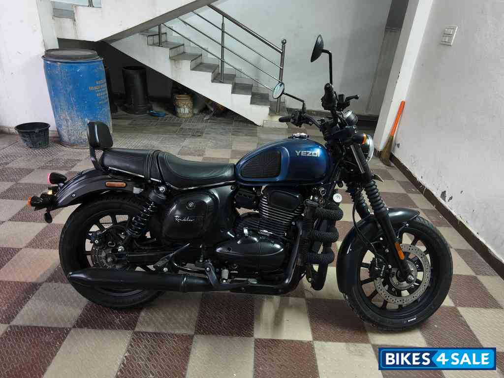 Jawa  Yezdi Roadster