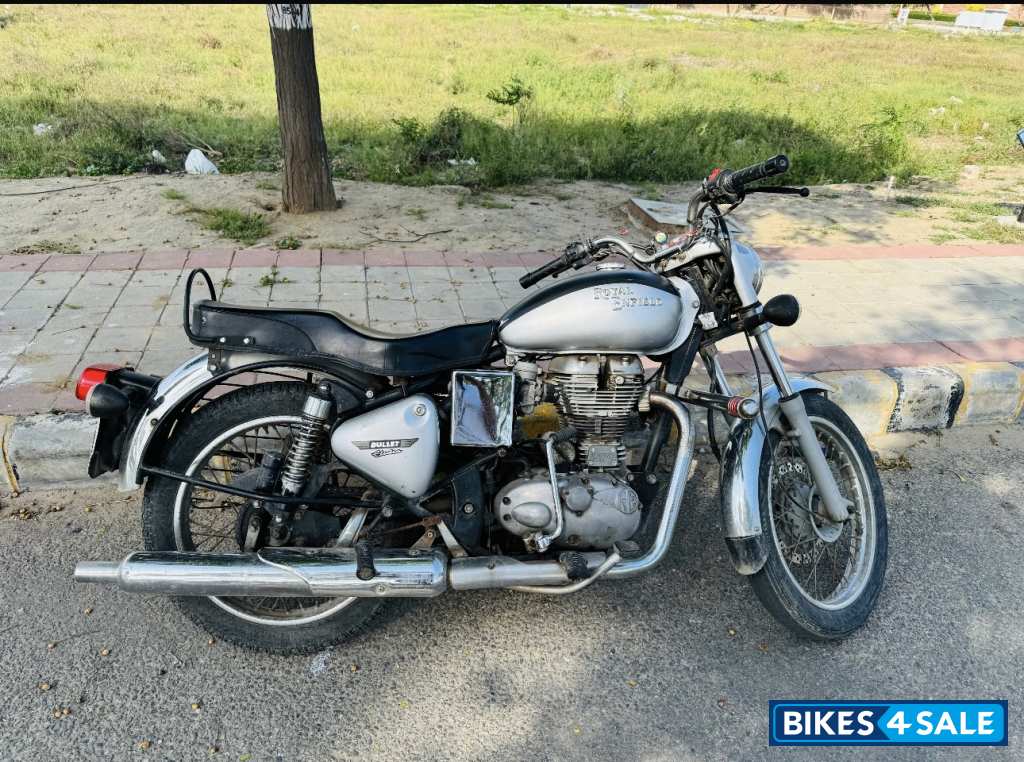 Royal Enfield electra twinsparl