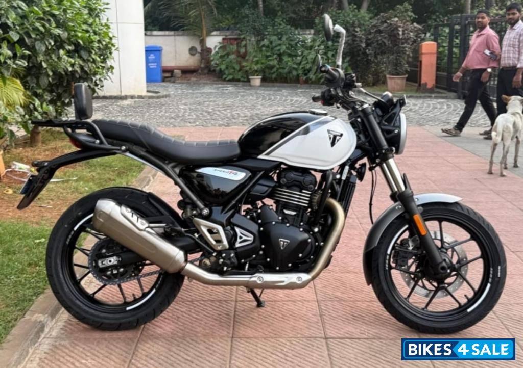 Triumph Speed T4