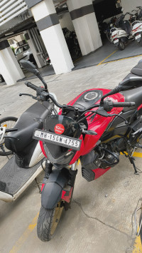 Red Bajaj Dominar 400 Disc