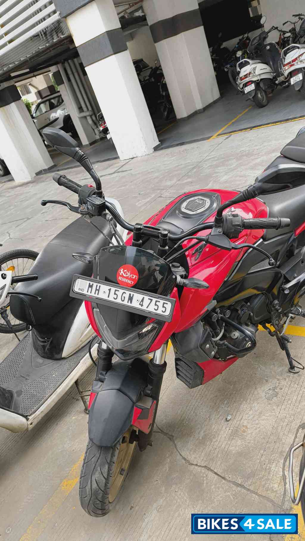 Red Bajaj Dominar 400 Disc Red Bajaj Dominar 400 Disc