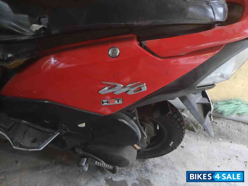 Red Honda Dio