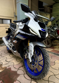 Yamaha  R15M