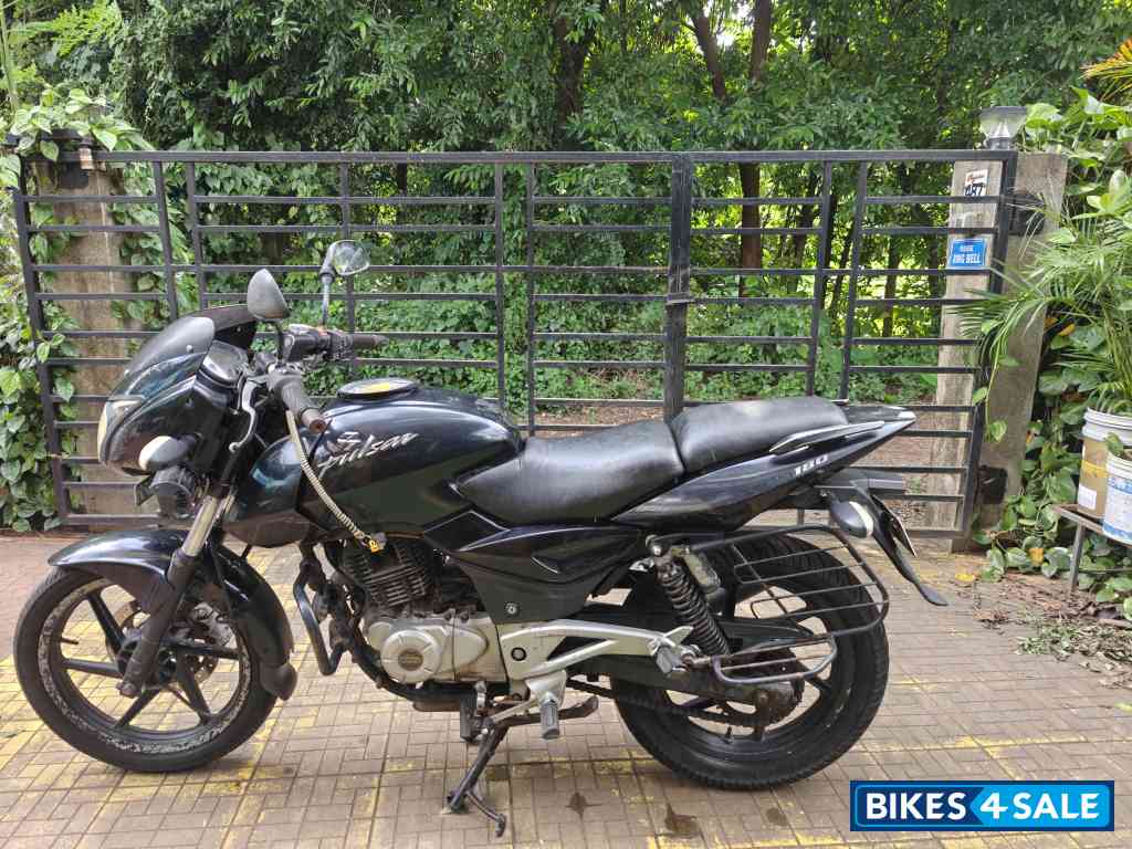 Black Bajaj Pulsar 180 DTSi