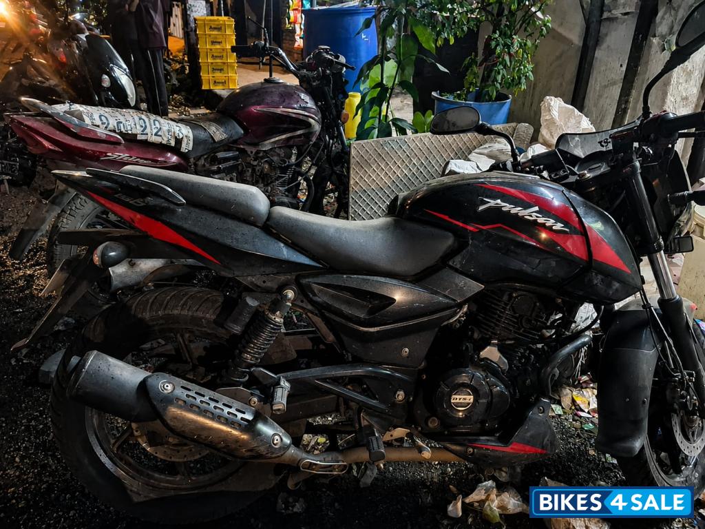 Red Black Bajaj Pulsar 150 Red Black Bajaj Pulsar 150
