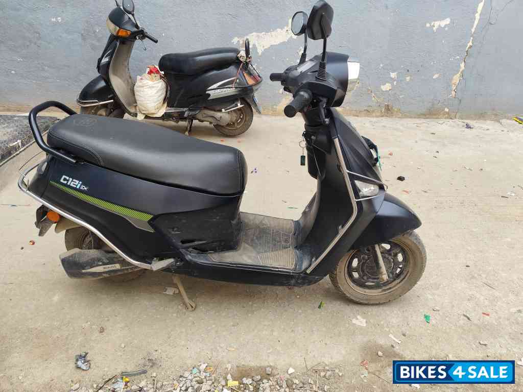 BGauss C12i EX BGauss C12i EX
