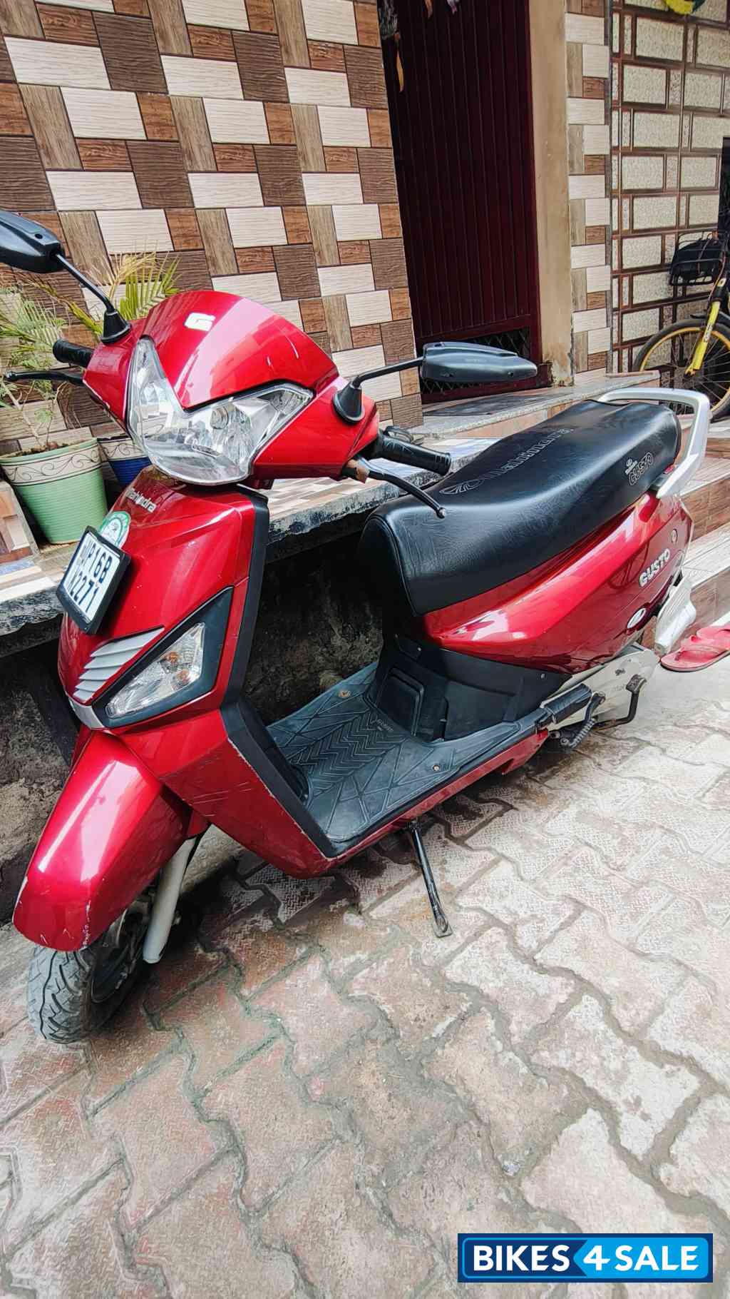 Mahindra Gusto