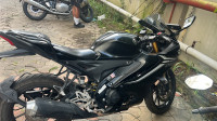 Black Yamaha R15 V4
