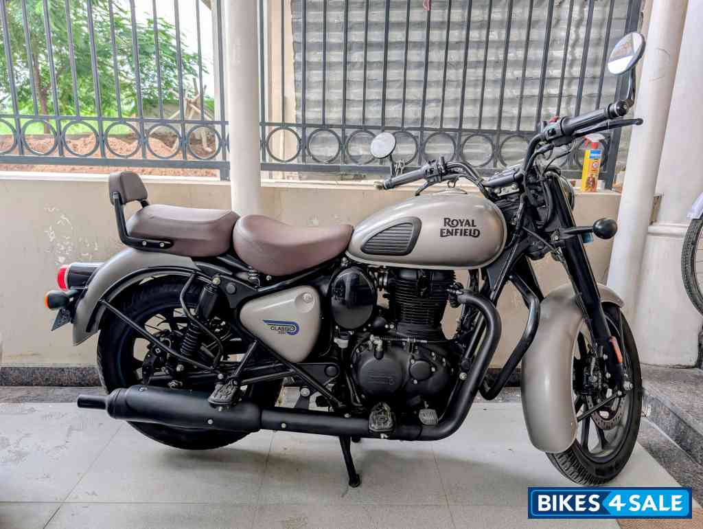 Gun Metal Grey Royal Enfield Classic 350 BS VI
