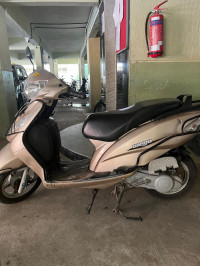 Gold TVS Wego