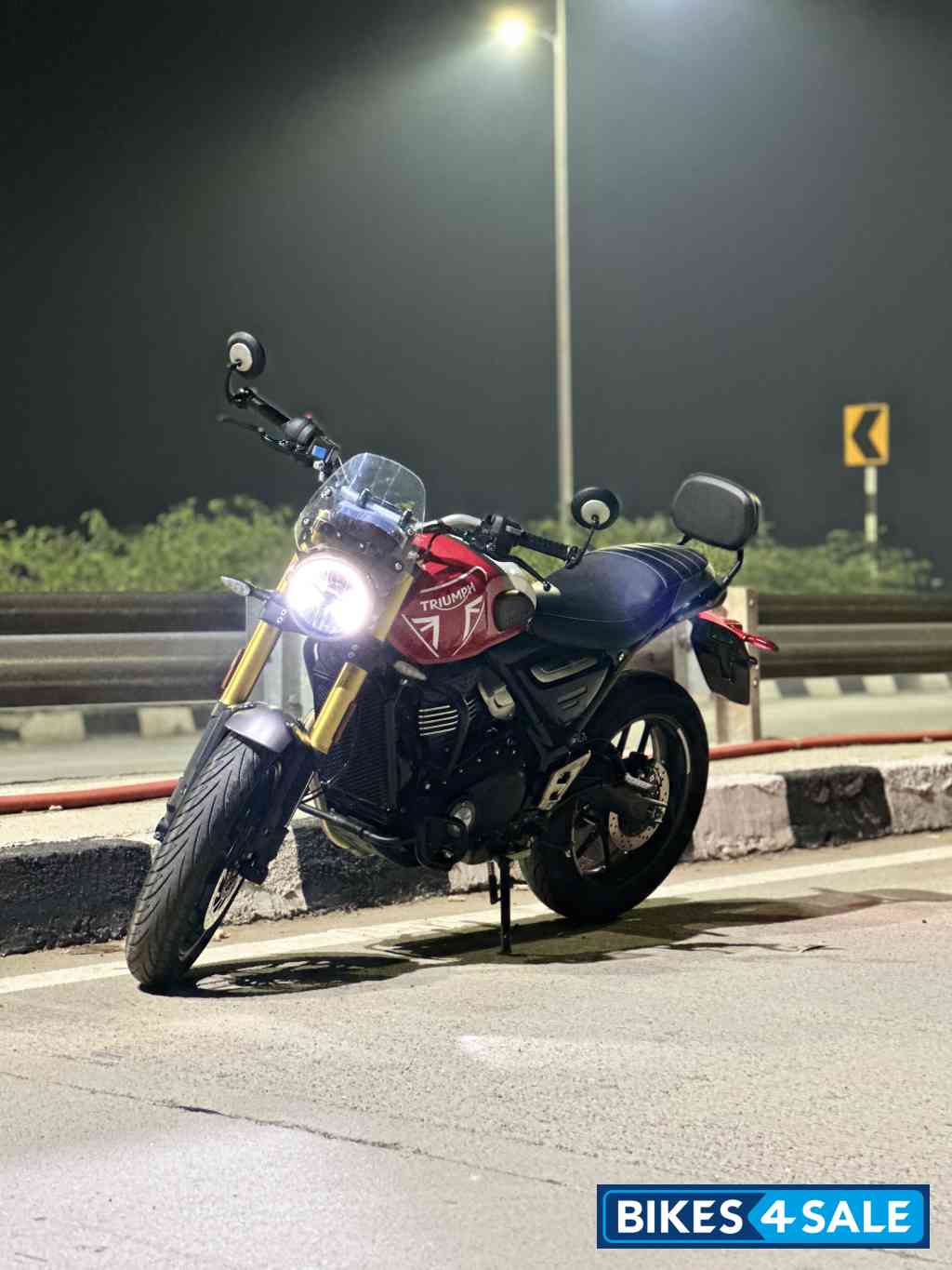 Red Triumph Speed 400