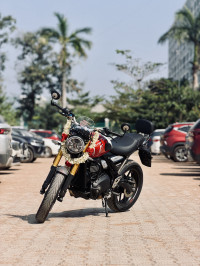 Red Triumph Speed 400