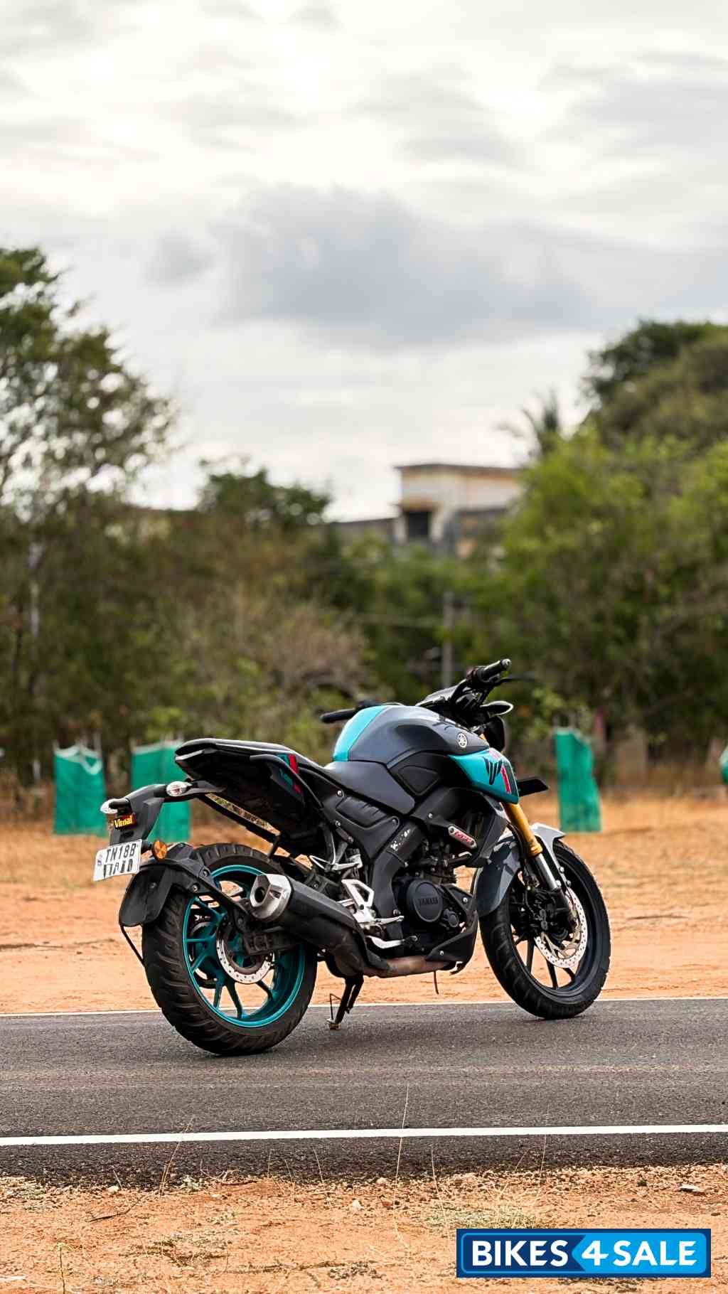 Cyan Blue Yamaha MT-15 Cyan Blue Yamaha MT-15