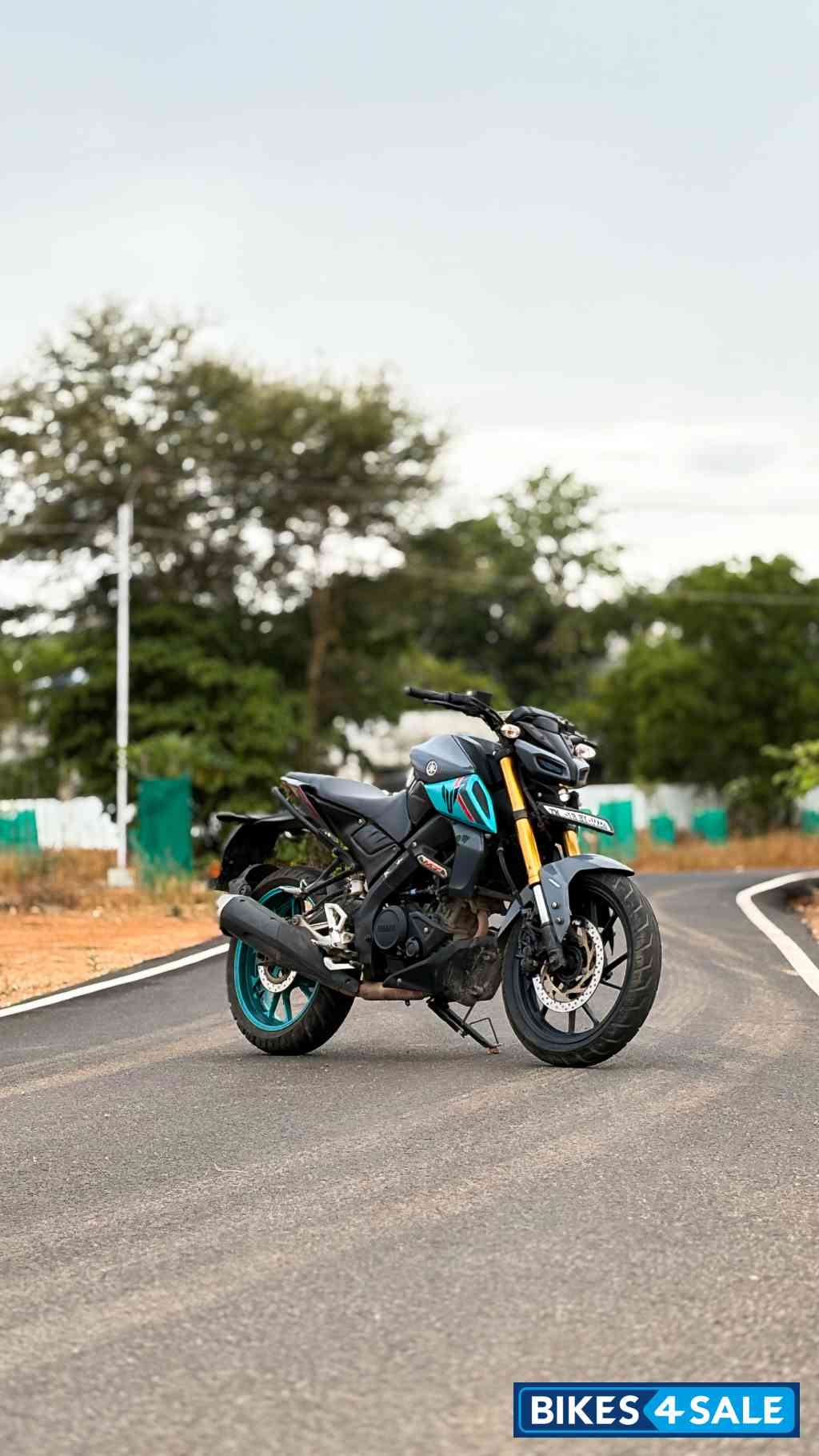 Cyan Blue Yamaha MT-15 Cyan Blue Yamaha MT-15
