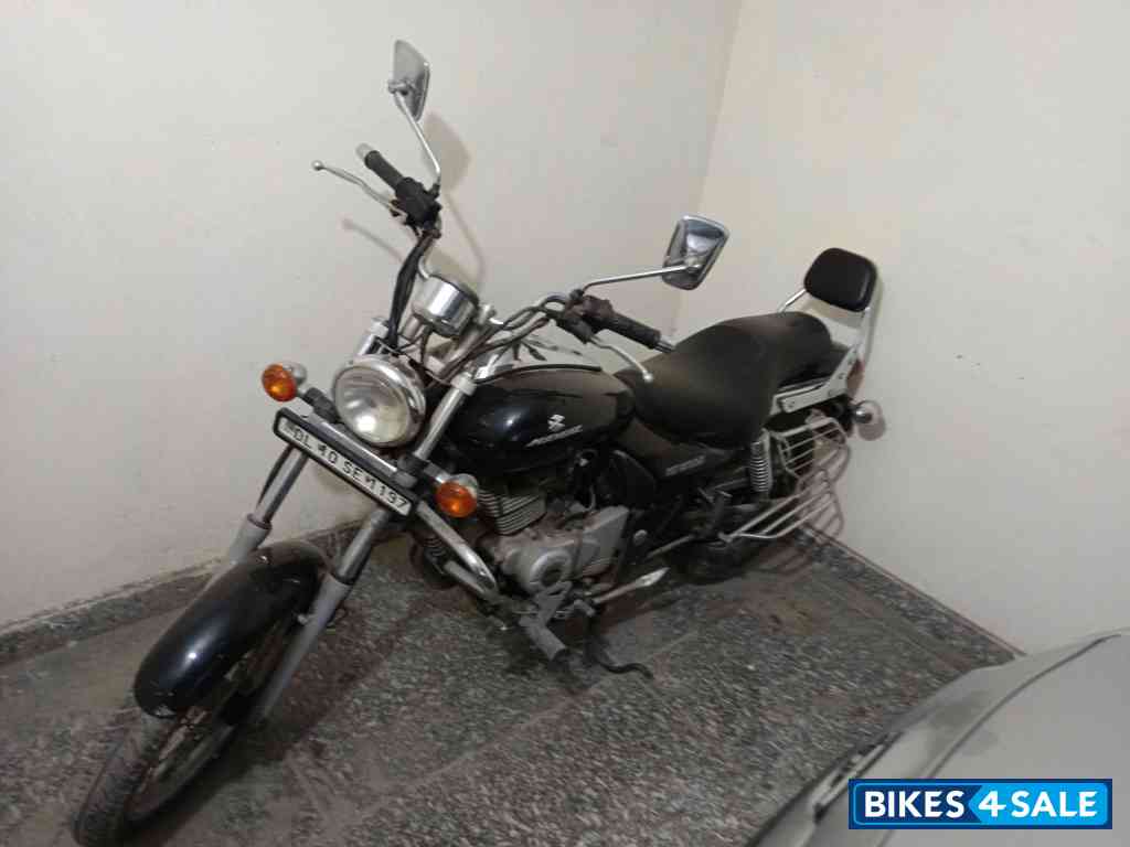 Bajaj Avenger 220 DTS-i