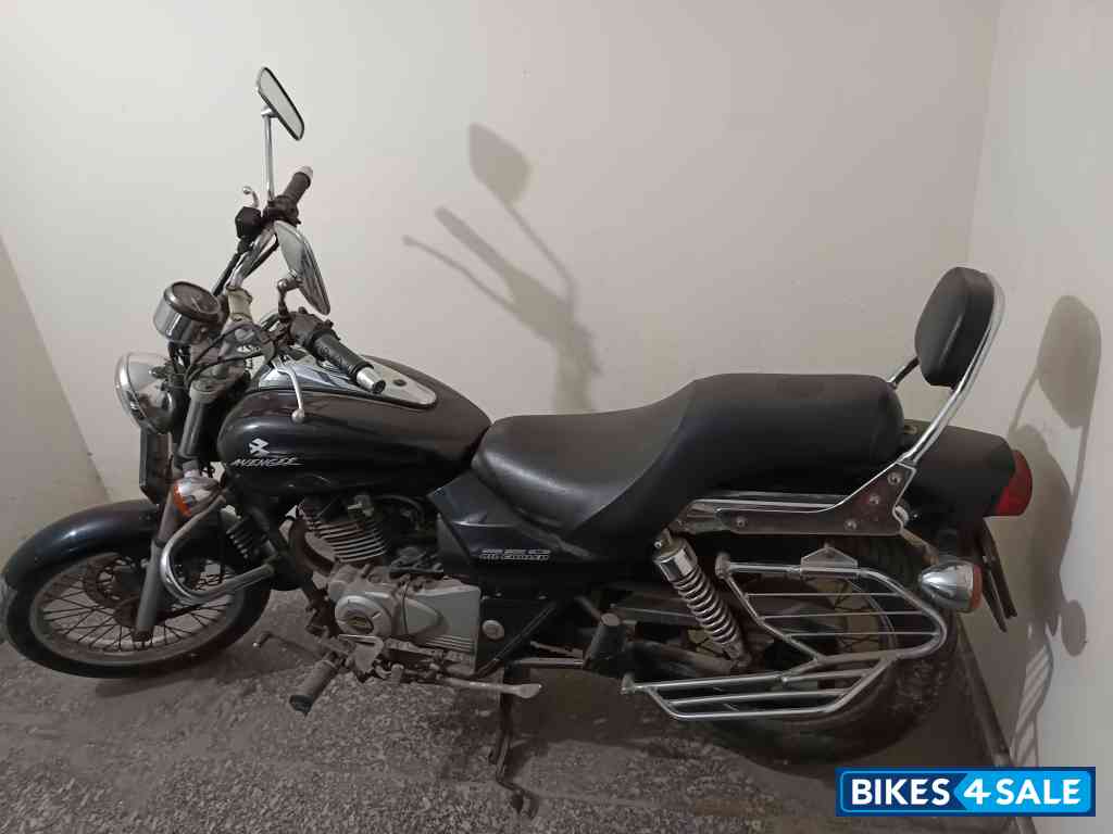 Bajaj Avenger 220 DTS-i Bajaj Avenger 220 DTS-i