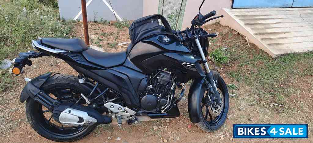Yamaha FZS 25