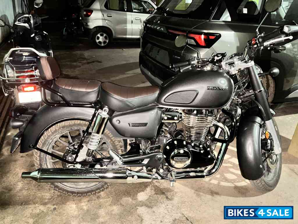 Honda CB350 DLX Pro