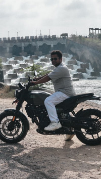 Royal Enfield Guerrilla 450