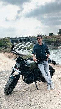 Royal Enfield Guerrilla 450