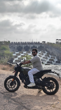 Royal Enfield Guerrilla 450