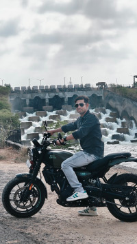 Royal Enfield Guerrilla 450