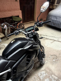 Black Revolt RV 400