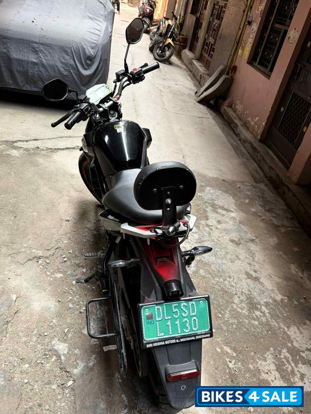 Black Revolt RV 400