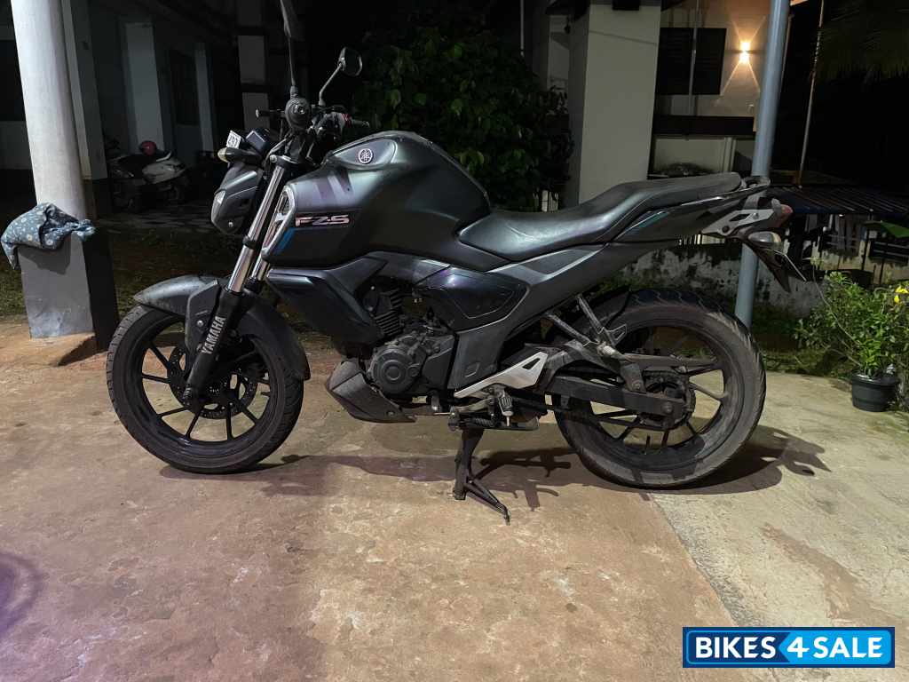 Matt Black Yamaha FZ-S FI V3