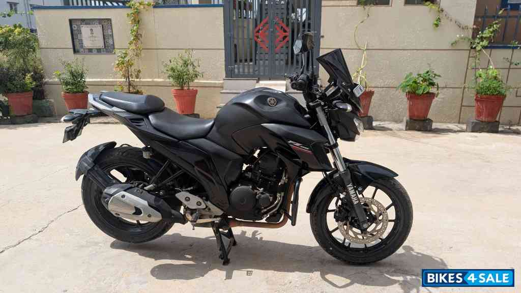 Yamaha FZS 25 BS6