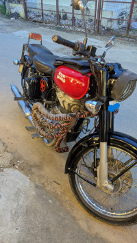 Royal Enfield Classic 350 Redditch Red