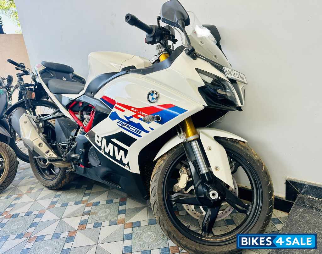 White BMW G 310 RR