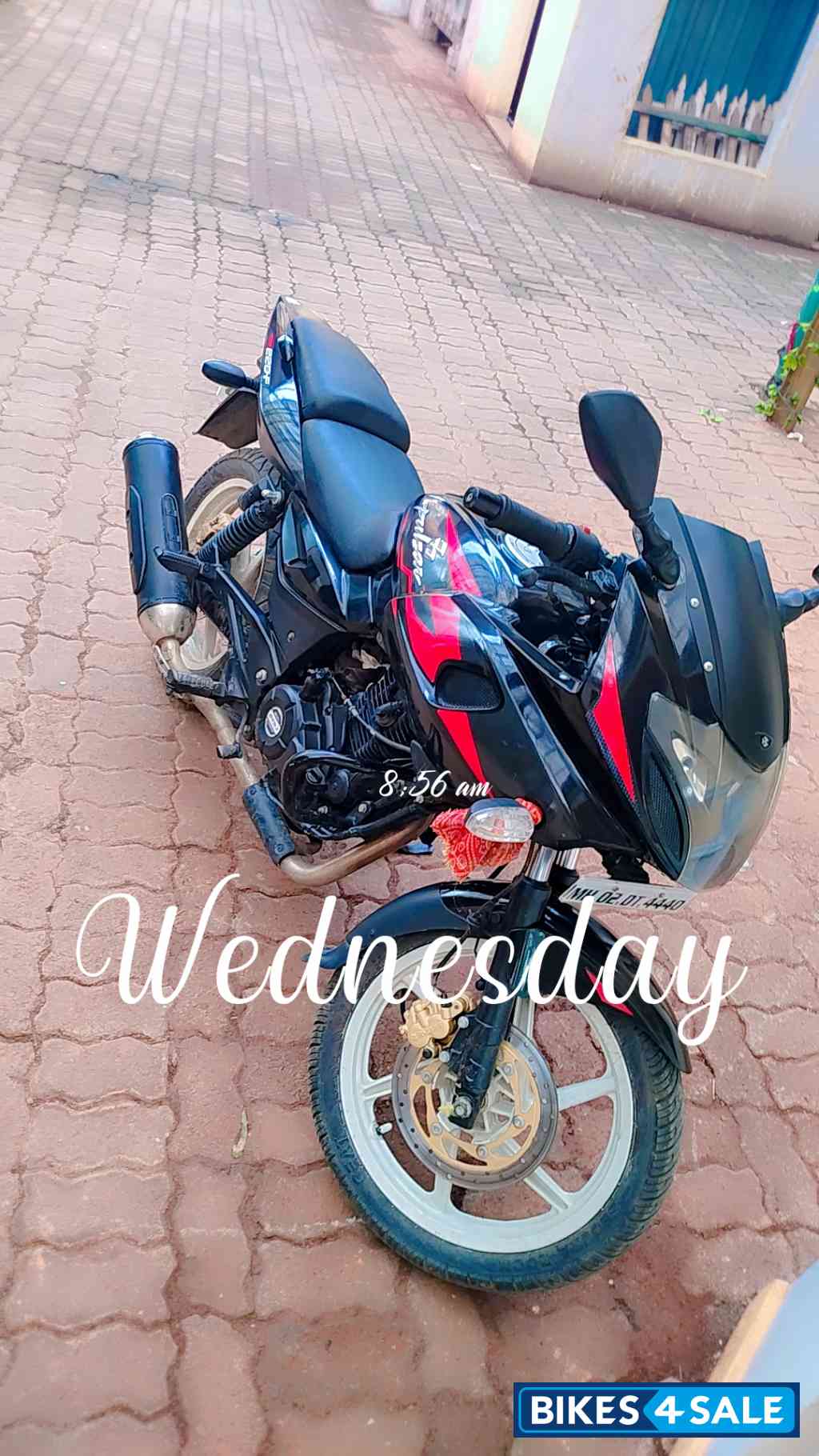 Black And Red Bajaj Pulsar 220F