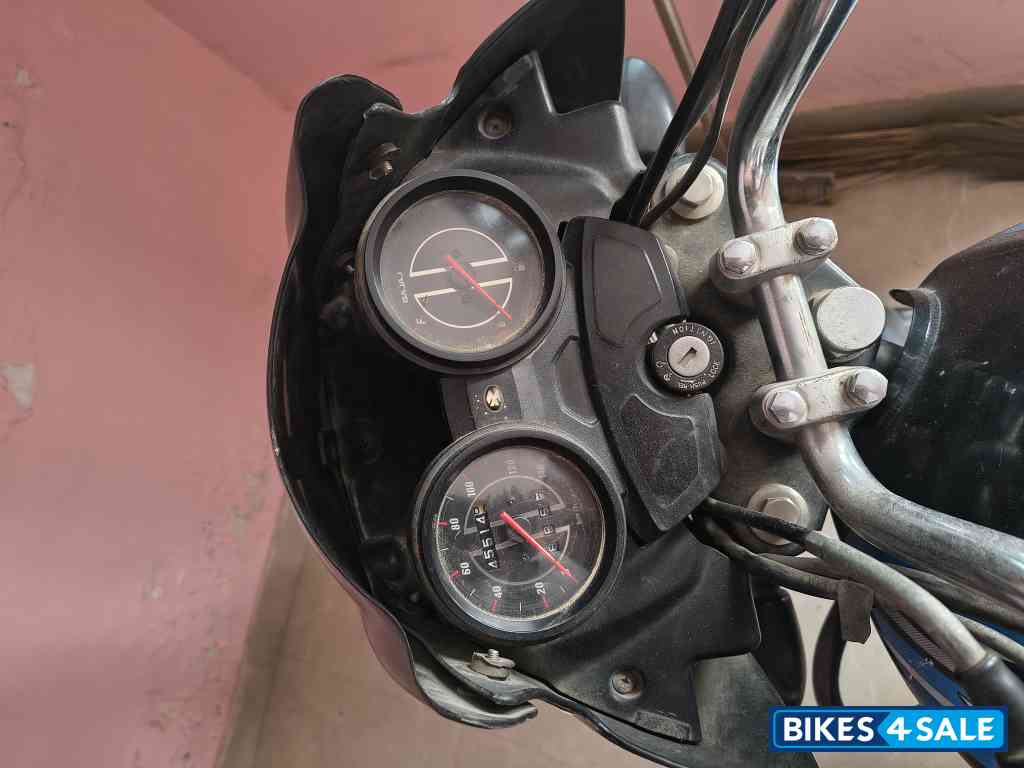 Blue Bajaj Discover 100