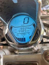 Bajaj Avenger 220 DTS-i
