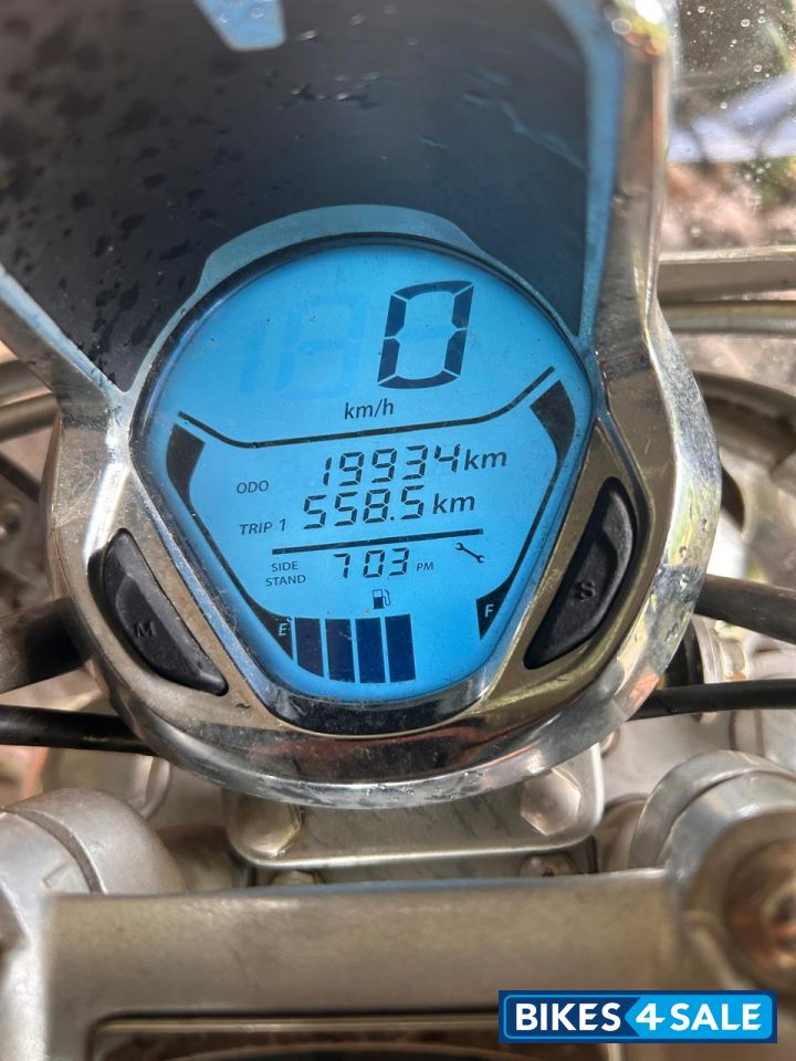 Bajaj Avenger 220 DTS-i