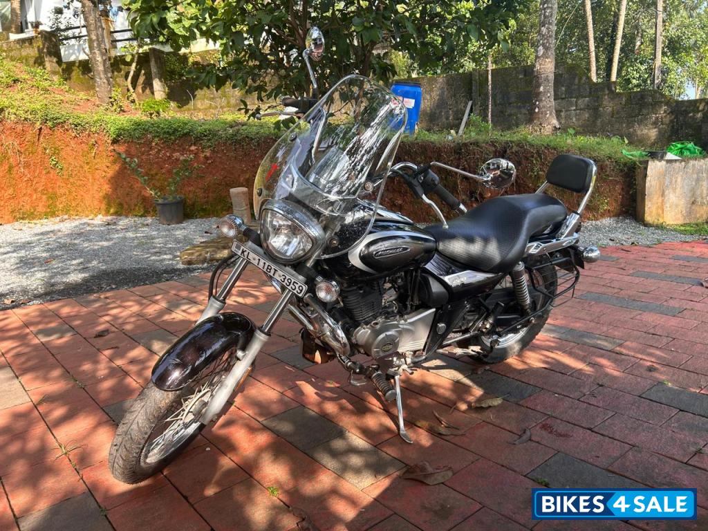 Bajaj Avenger 220 DTS-i