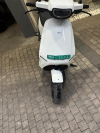 Porcelain White Ola S1 Pro